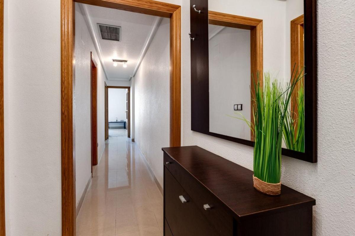 Nice Apartment With Terrace On The Los Locos Beach Torrevieja Ngoại thất bức ảnh